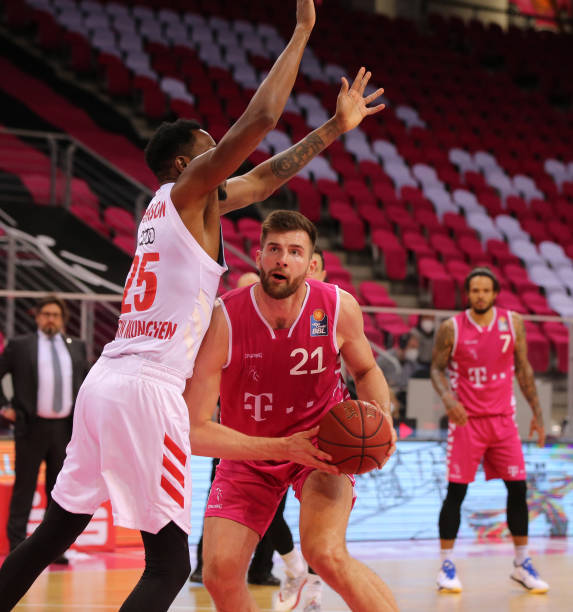 但米兰依然 但米兰依然